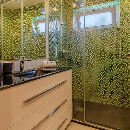 Modern Flat With Workspace In Foz By Hostwise * ポルト