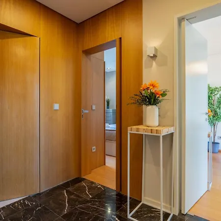 Modern Flat With Workspace In Foz By Hostwise アパート *