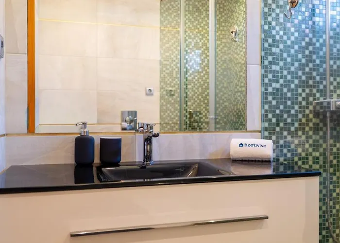 Modern Flat With Workspace In Foz By Hostwise شقة