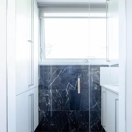 Appartement Modern Flat With Workspace In Foz By Hostwise *