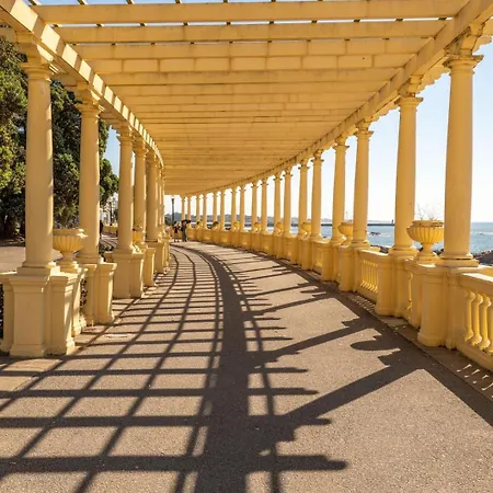 Modern Flat With Workspace In Foz By Hostwise Lägenhet