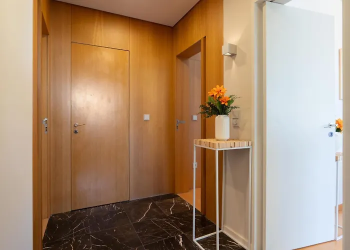 Modern Flat With Workspace In Foz By Hostwise * ポルト