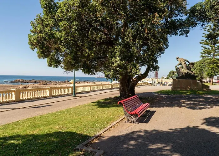 Modern Flat With Workspace In Foz By Hostwise *