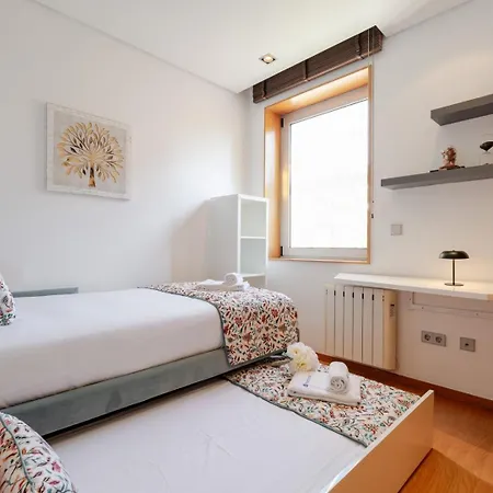 Appartamento Modern Flat With Workspace In Foz By Hostwise *