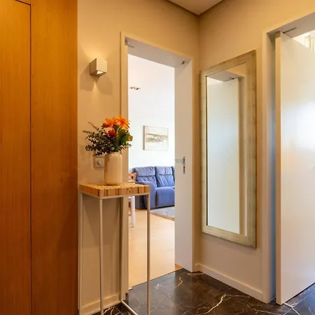 Appartamento Modern Flat With Workspace In Foz By Hostwise