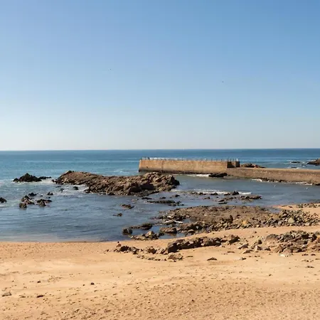 Modern Flat With Workspace In Foz By Hostwise