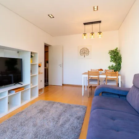 Modern Flat With Workspace In Foz By Hostwise דירה פורטו