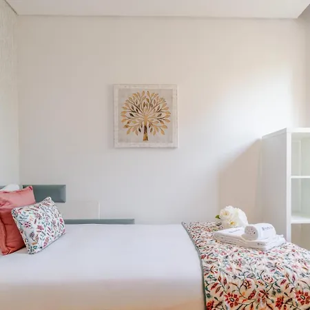 Modern Flat With Workspace In Foz By Hostwise * פורטו